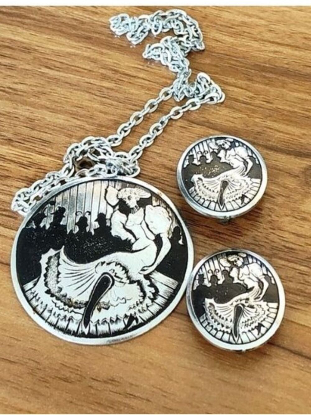 VINTAGE Set of Silver & Black Colored Pendant & Clip On Earrings